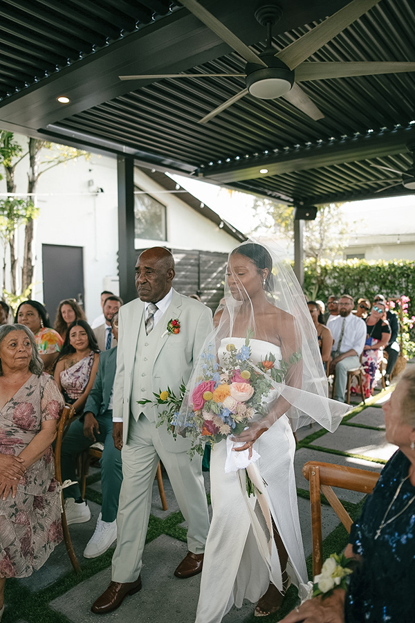 56c3d715-1dab-4686-82b9-af141210e2aa_rw_600